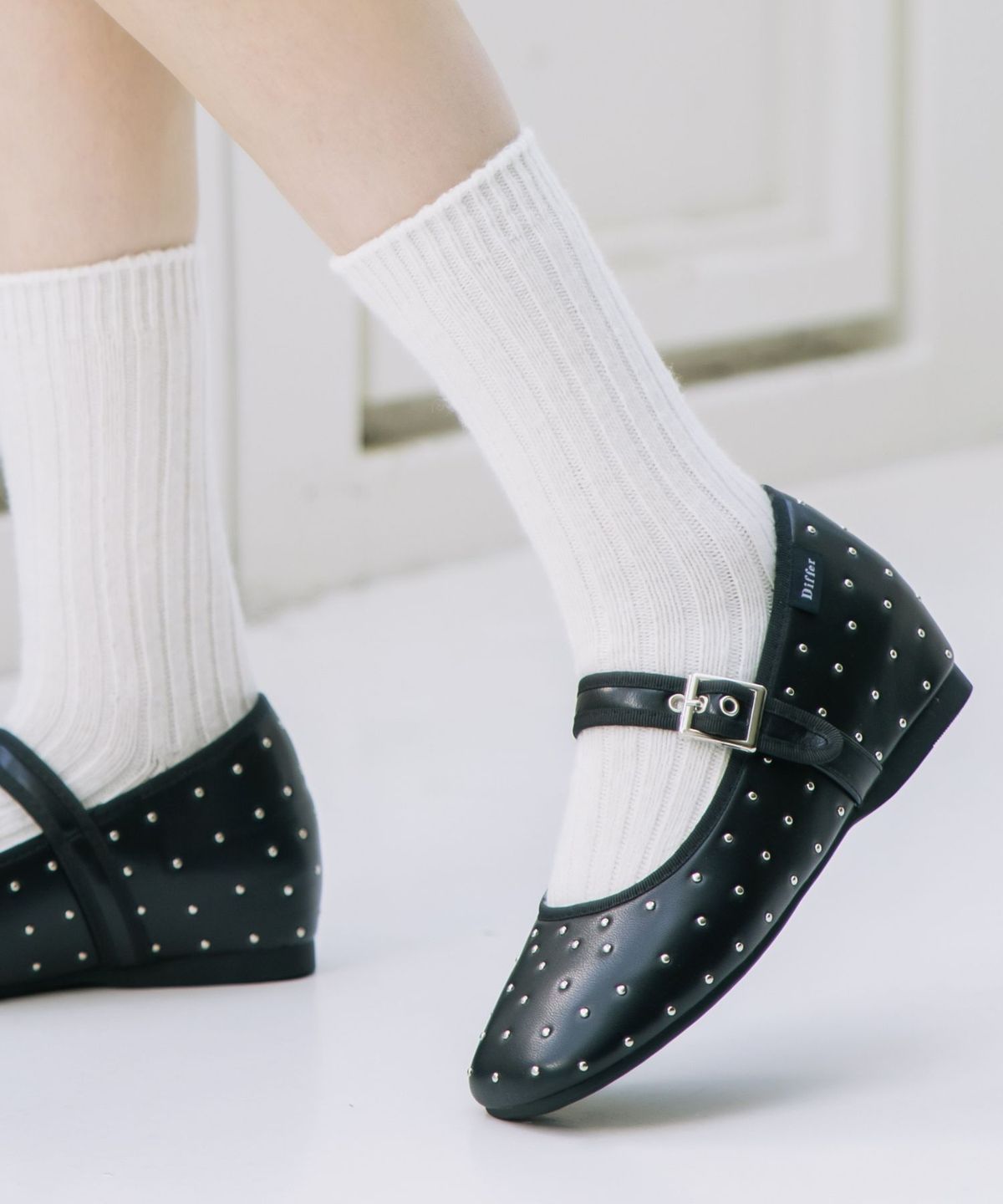 디퍼슈(DIFFERSHOE) 벨린 스퀘어 도트 메리제인 5CM [레더]