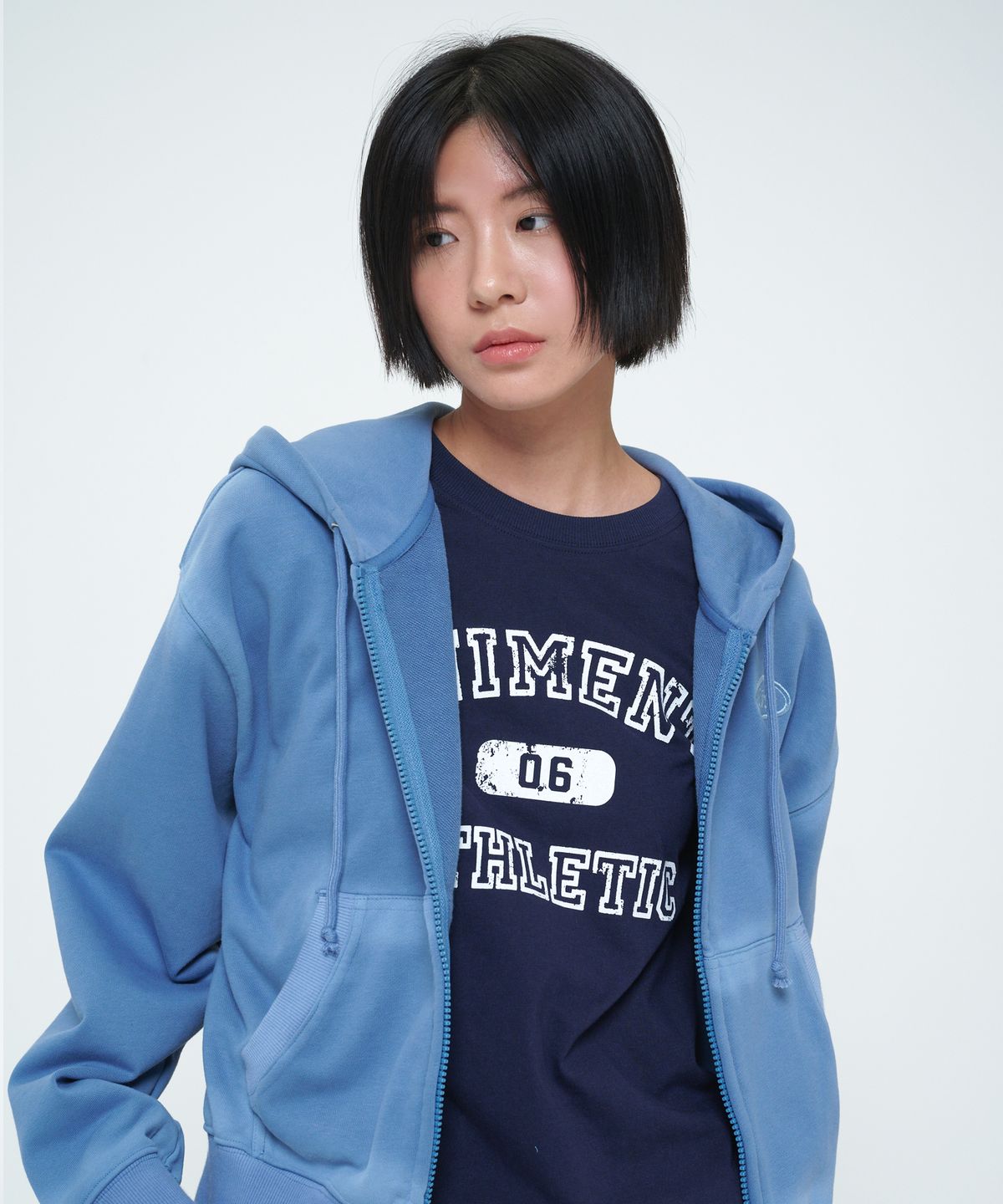 유니버스 가먼트(UNIVERSE GARMENT) UG 크랙 슬림 우먼티셔츠_NAVY