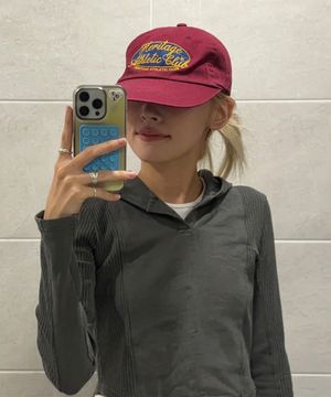 유니버스 싸인 롱 빌 워싱 캡_Burgundy