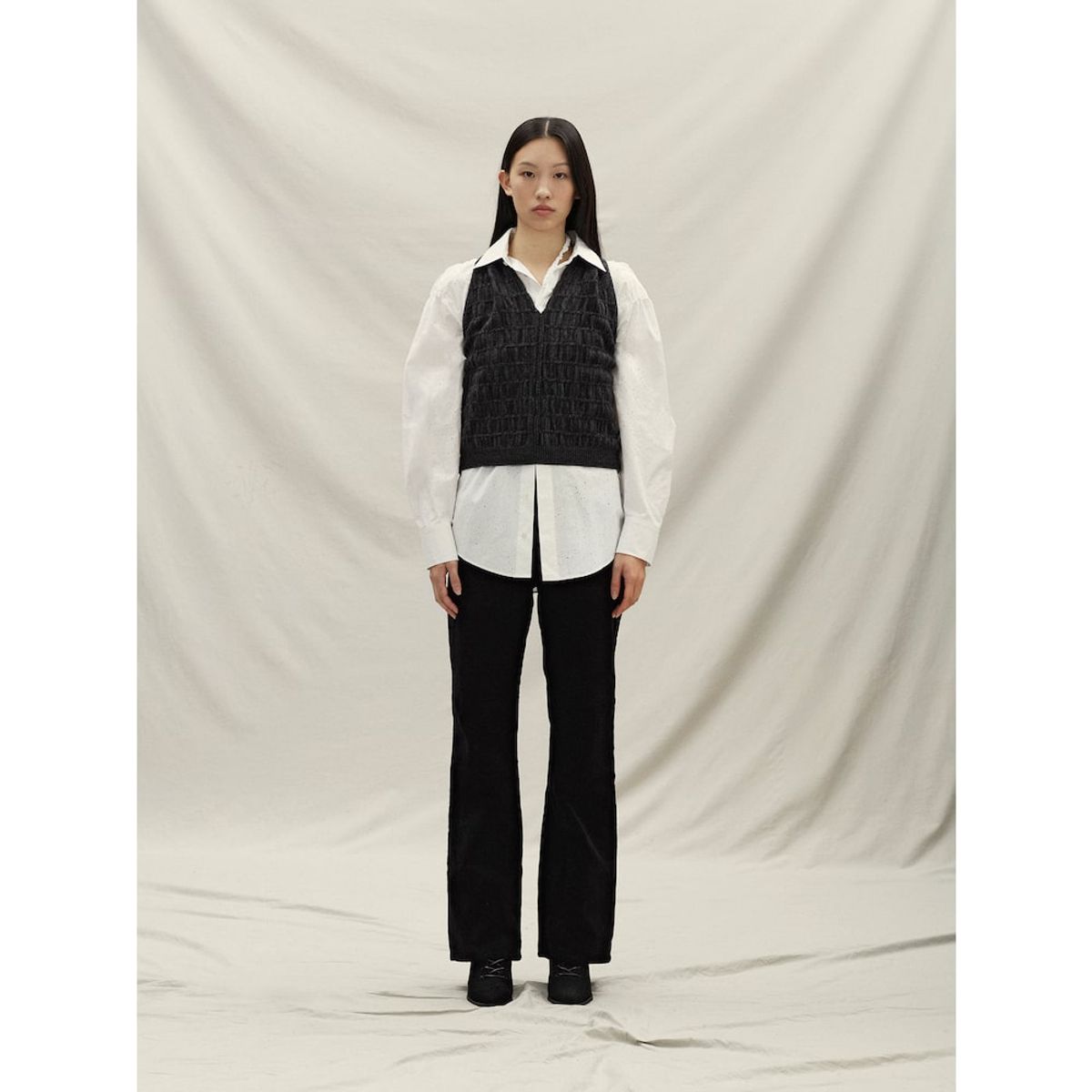 앙개(ANGGAE) Multiple Knit Vest  Dark Grey
