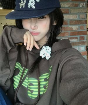 [UNISEX]GRAE-S 스트라이프 후드티_브라운