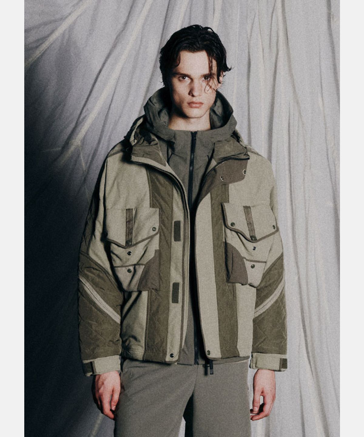 데상트(DESCENTE) [DESCENTE X EASTLOGUE] 퀄팅 자켓 샌드 베이지 SQ321HJK94