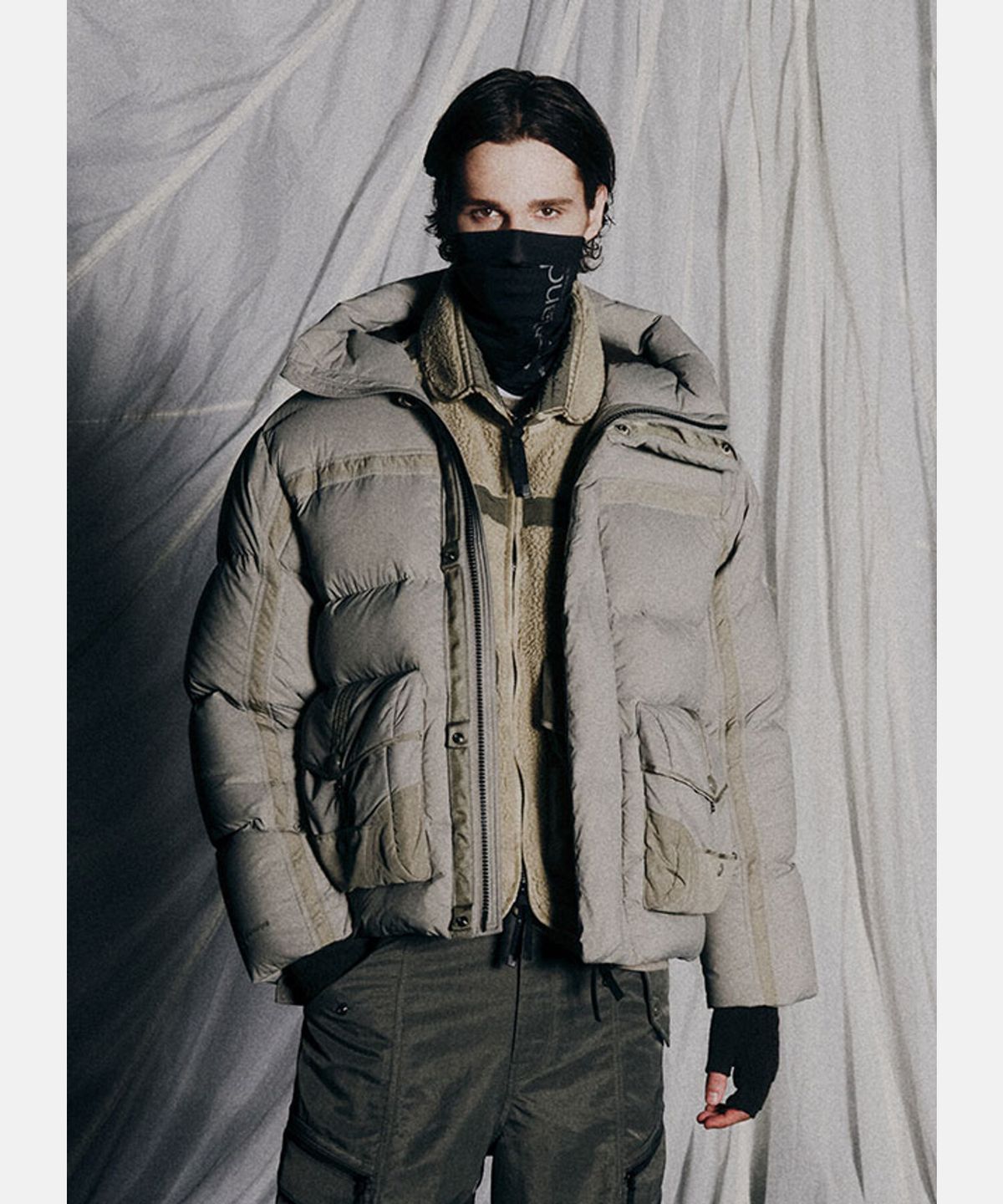 데상트(DESCENTE) [DESCENTE X EASTLOGUE] 헤비 다운 자켓 샌드 베이지 SQ321HDJ91