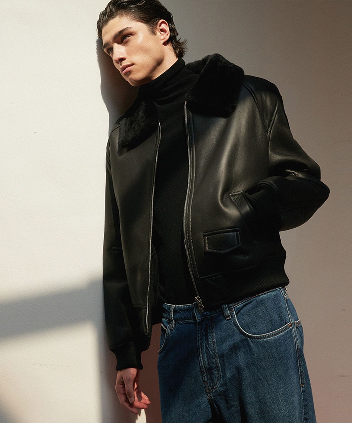 베르데마르(VERDEMAR) Minimal Shearling Bomber Jumper_Black