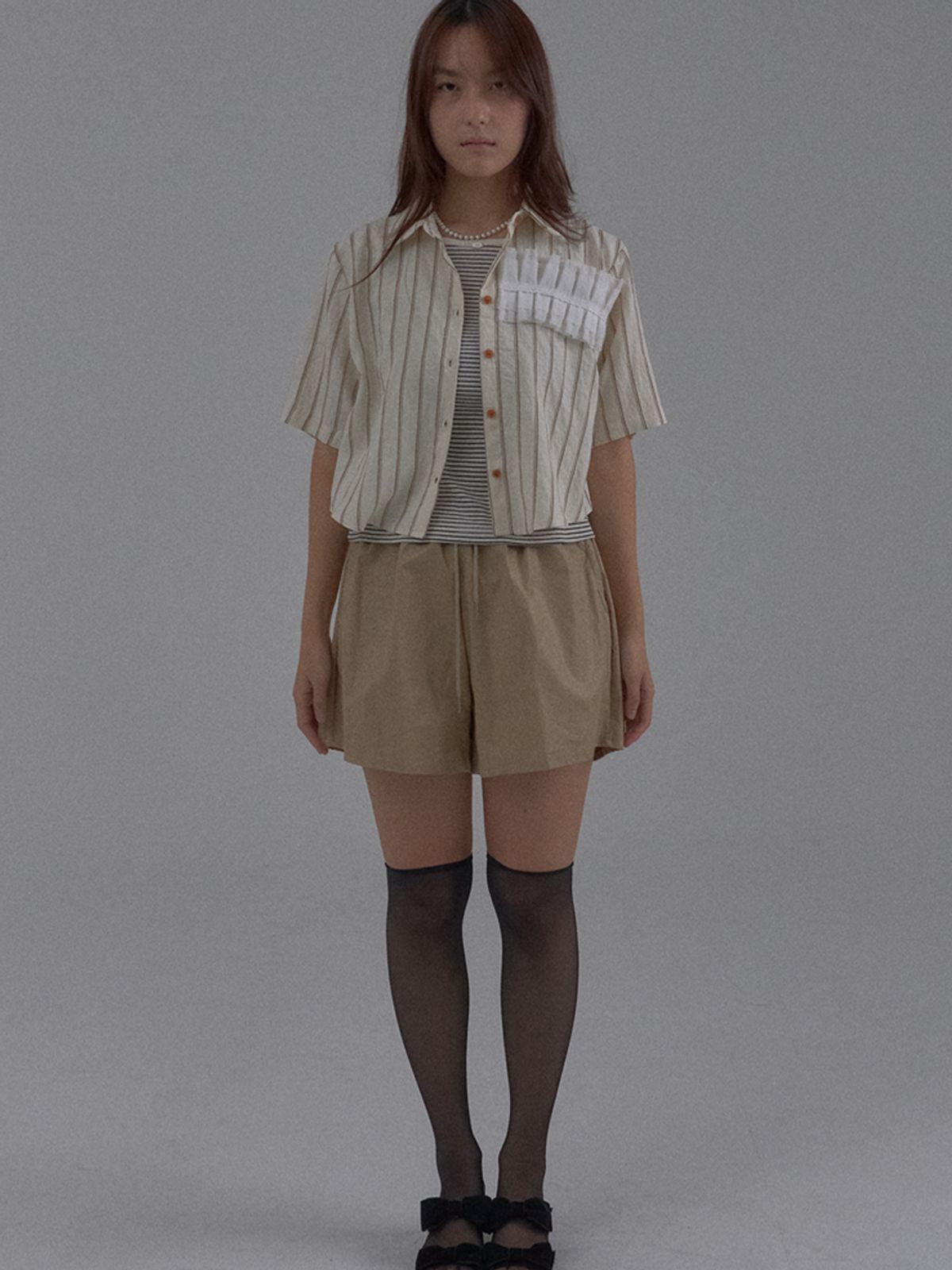 쏘리, 투 머치 러브(SORRY, TOO MUCH LOVE) Striped Pleated Lace Blouse_Beige
