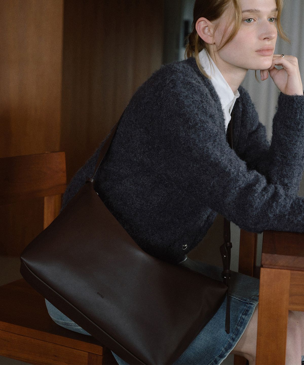 오브히(OVHEE) 카르벤 크로스백 Carven Cross Bag_Dark Brown