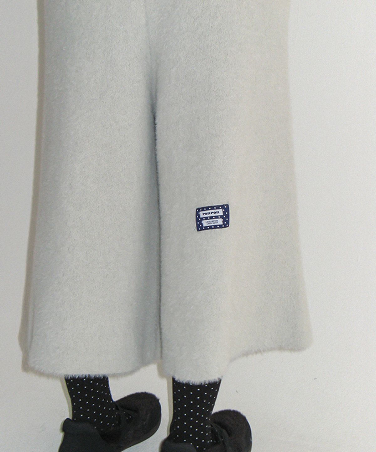 론론(RONRON) HAIRY BERMUDA KNIT PANTS GREY