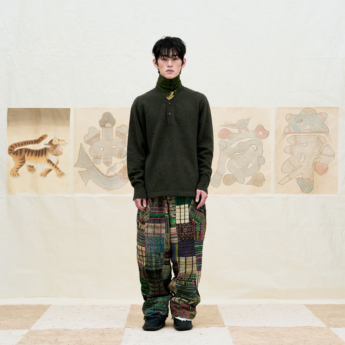 자고류(JAGORYU) WHOLEGARMENT HENLEY NECK KNIT - HUNTER GREEN