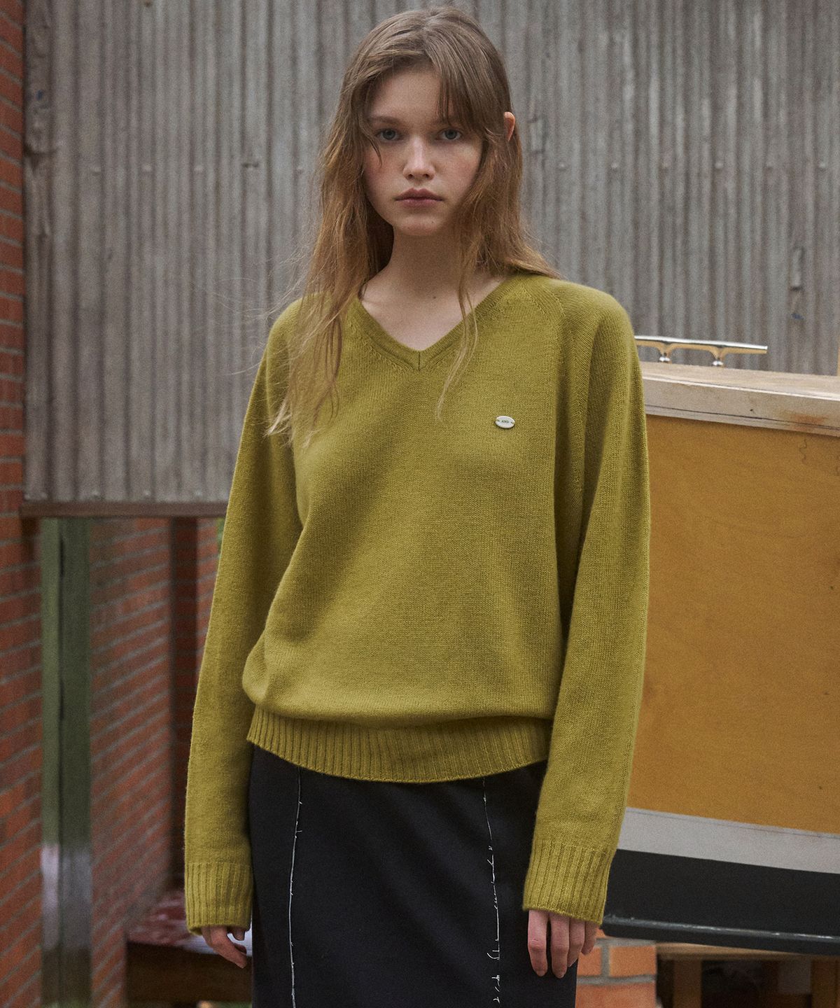 앤니즈(ANDNEEDS) Powder v-neck knit (olive)