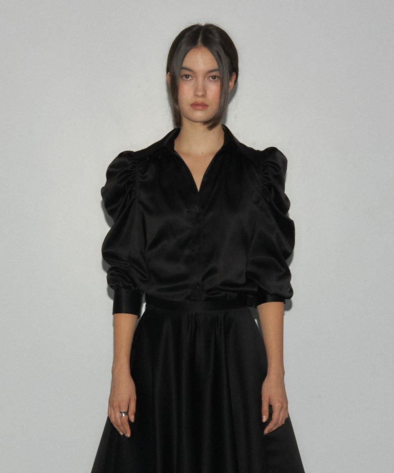 EVELYN SATIN BLOUSE (BLACK)