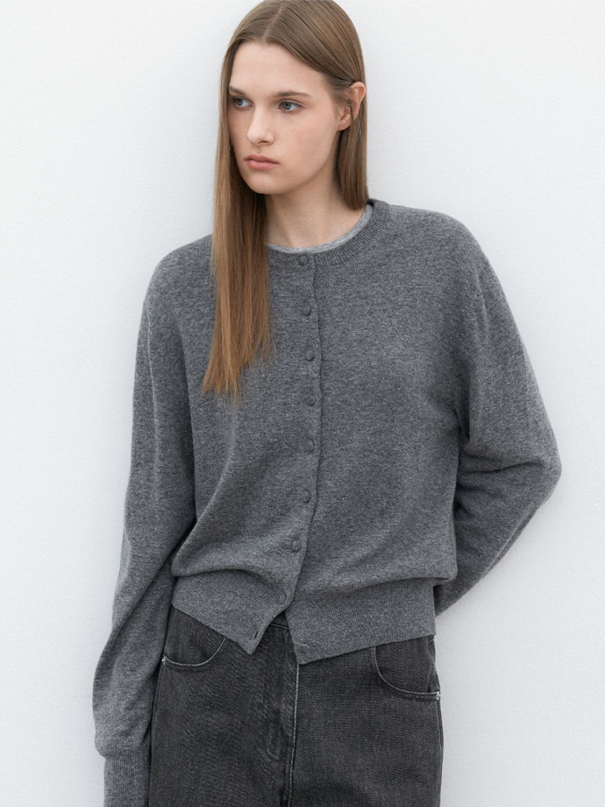 아틀리에 나인(ATELIER NAIN) (CD-2237)ESSENTIAL ROUND KONG BUTTON CARDIGAN