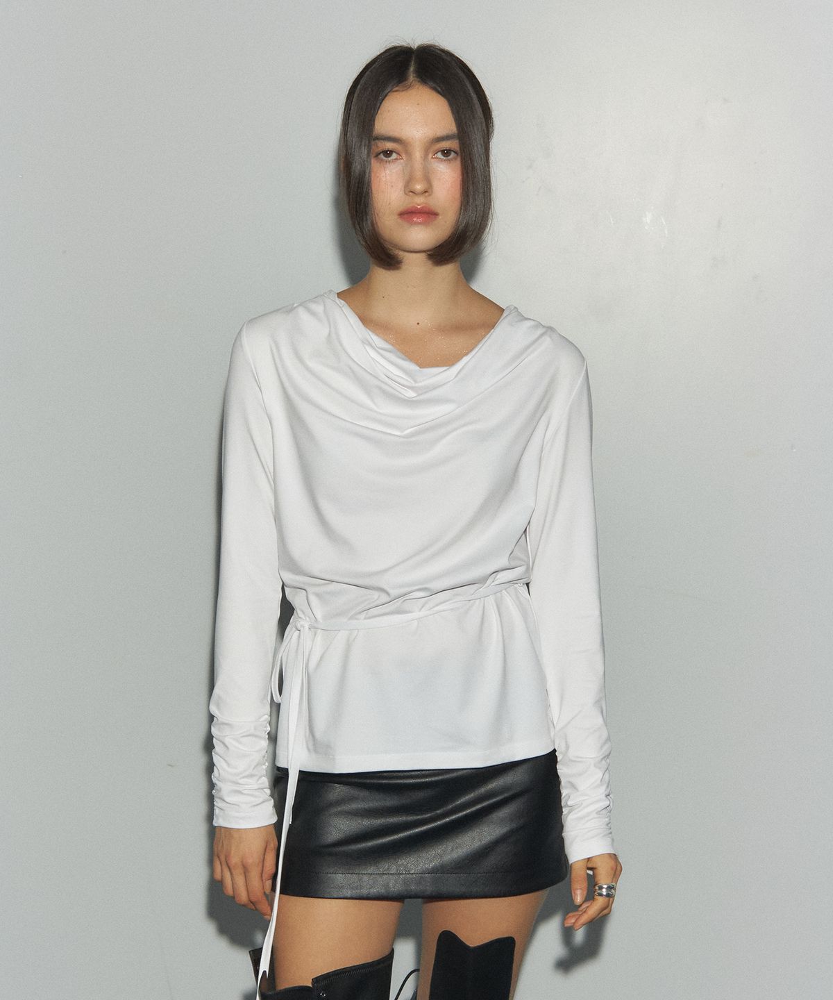 로뉴(RONEW) REI DRAPE TOP (WHITE)