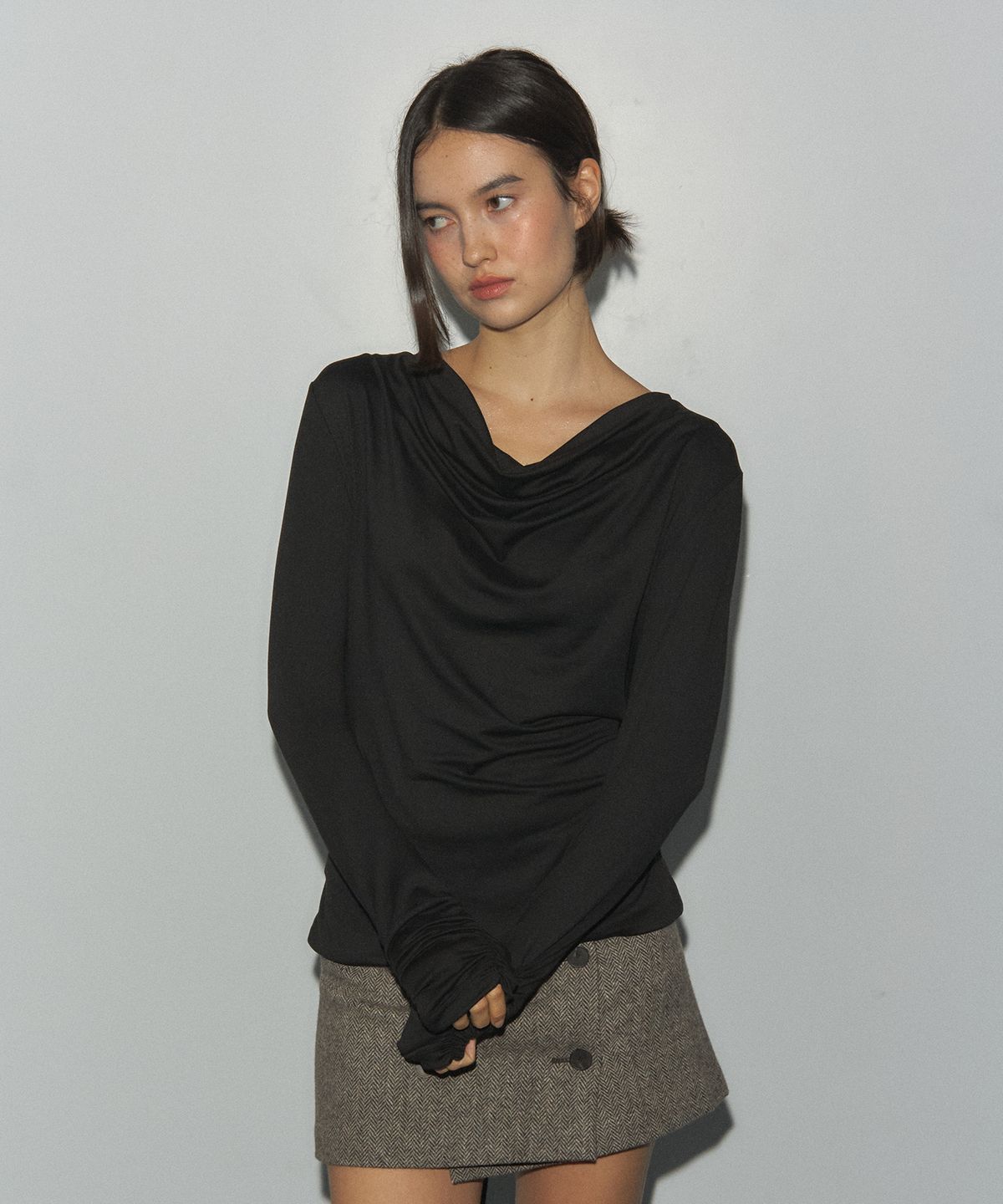 로뉴(RONEW) REI DRAPE TOP (BLACK)