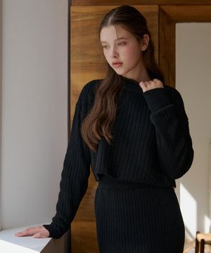 코지 크롭워머 풀오버-블랙