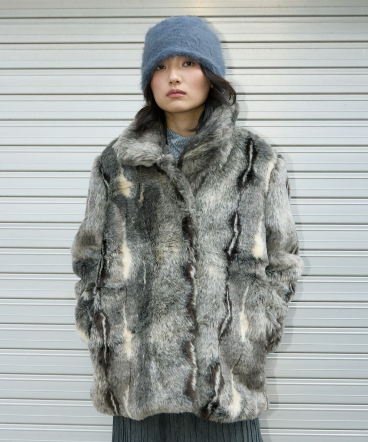 위오이(WIOE) Nana Fluffy Fur Jacket_Charcole