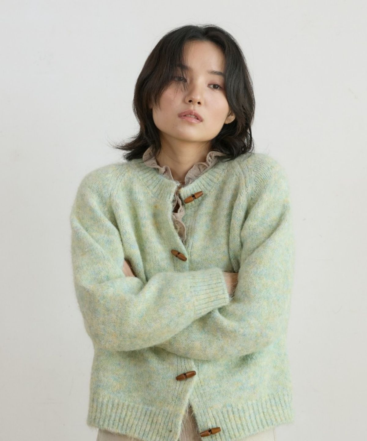 위오이(WIOE) Toggle Button Knit Cardigan_Mint