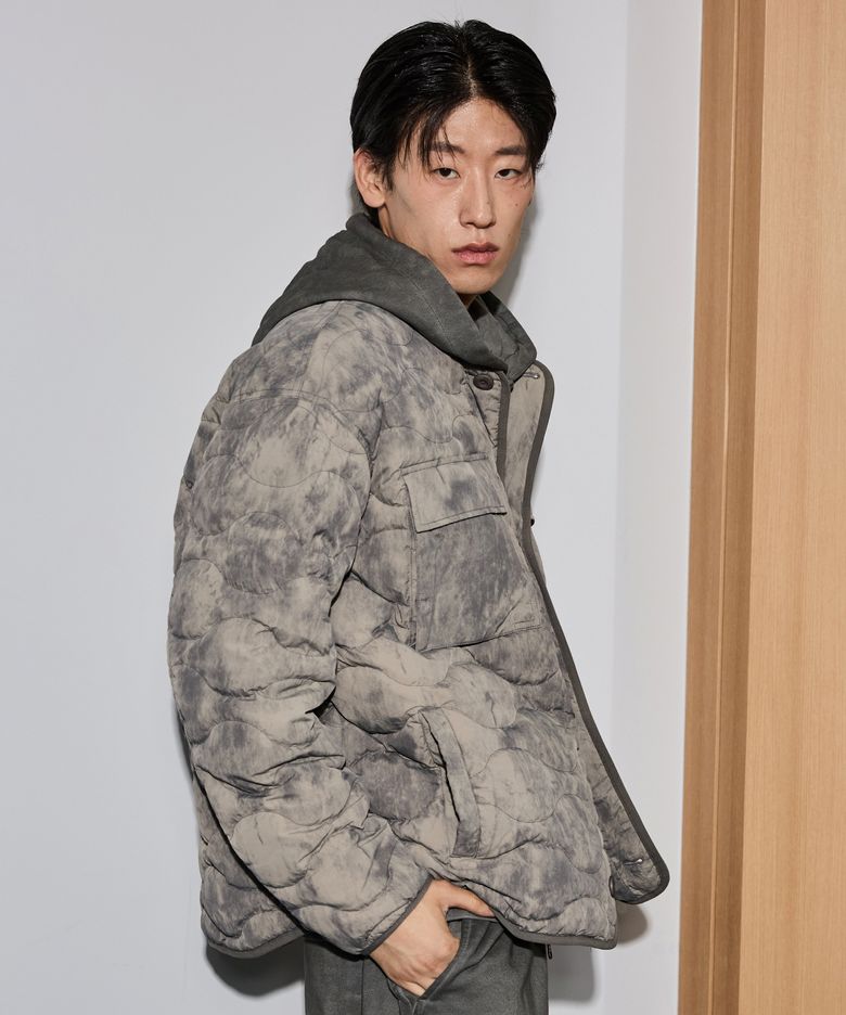 경량 다운 점퍼 다크 베이지