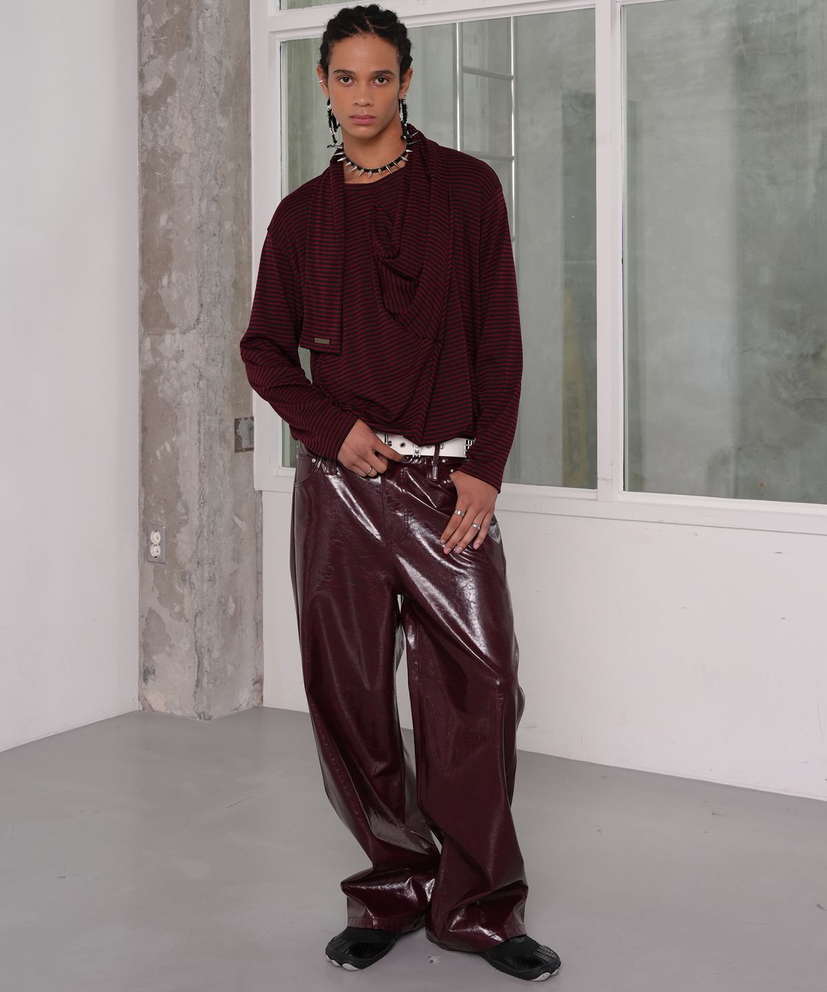 이에스씨 스튜디오(ESC STUDIO) Patent leather pants (burgundy)