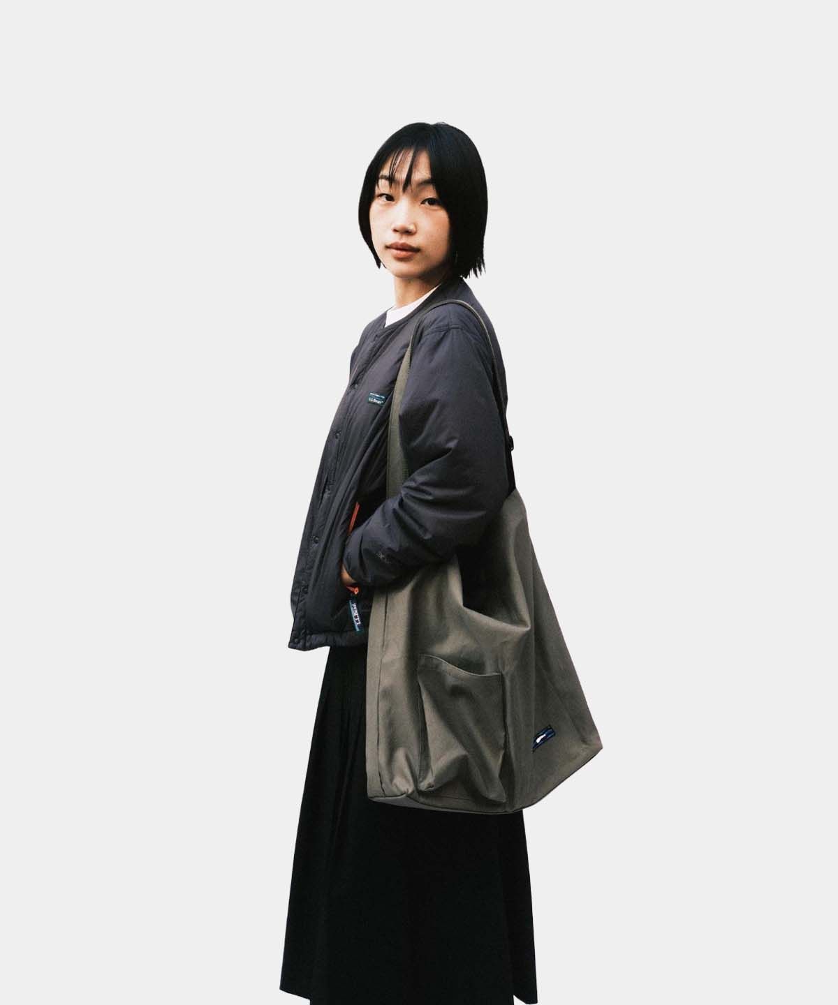 페셰(PESCE) 레시백 카키