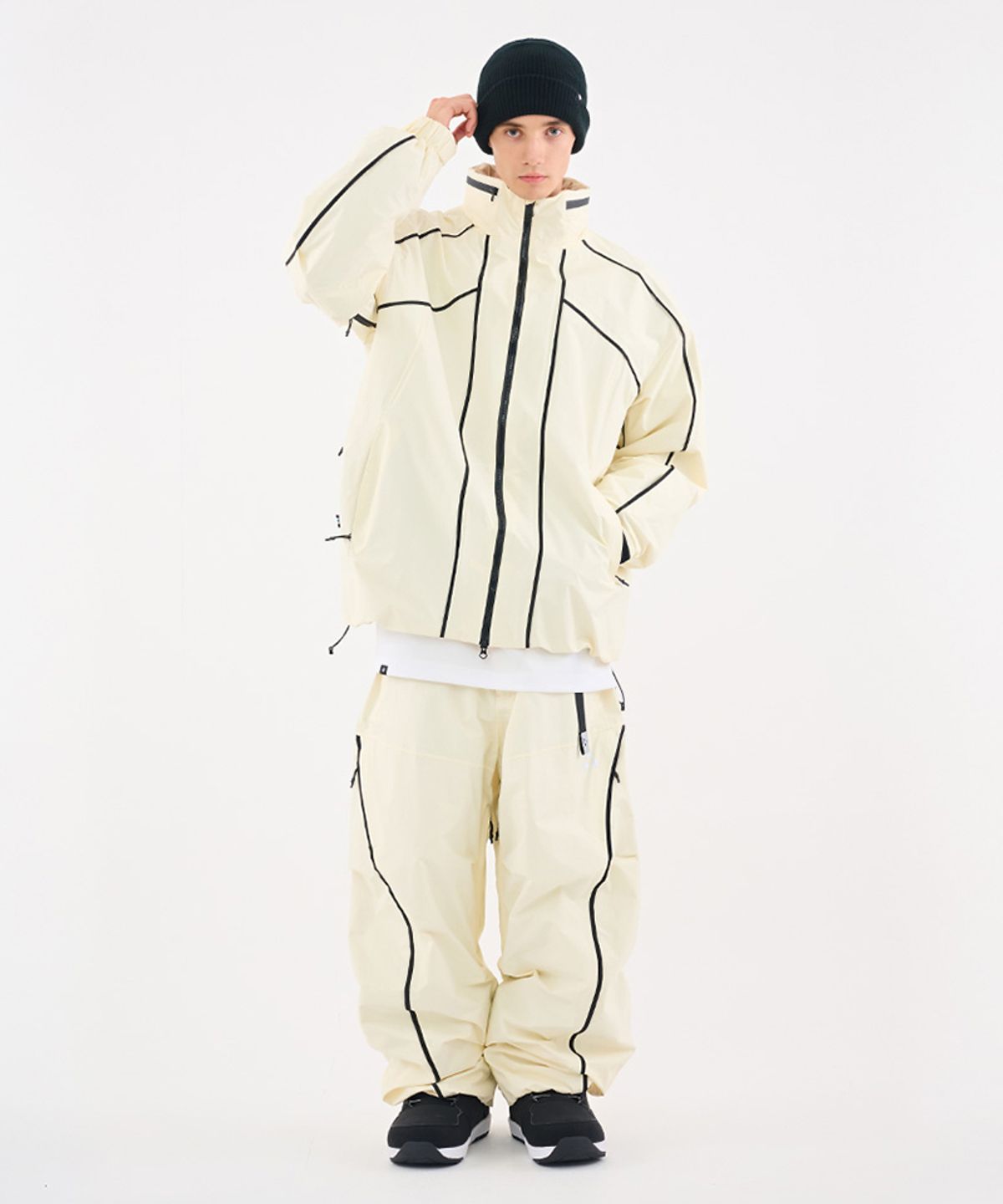 돌아우터웨어(DOLL OUTERWEAR) [DOLL X DUMDIDUM] 2526 슬릭 자켓&팬츠 세트 IVORY 남녀공용