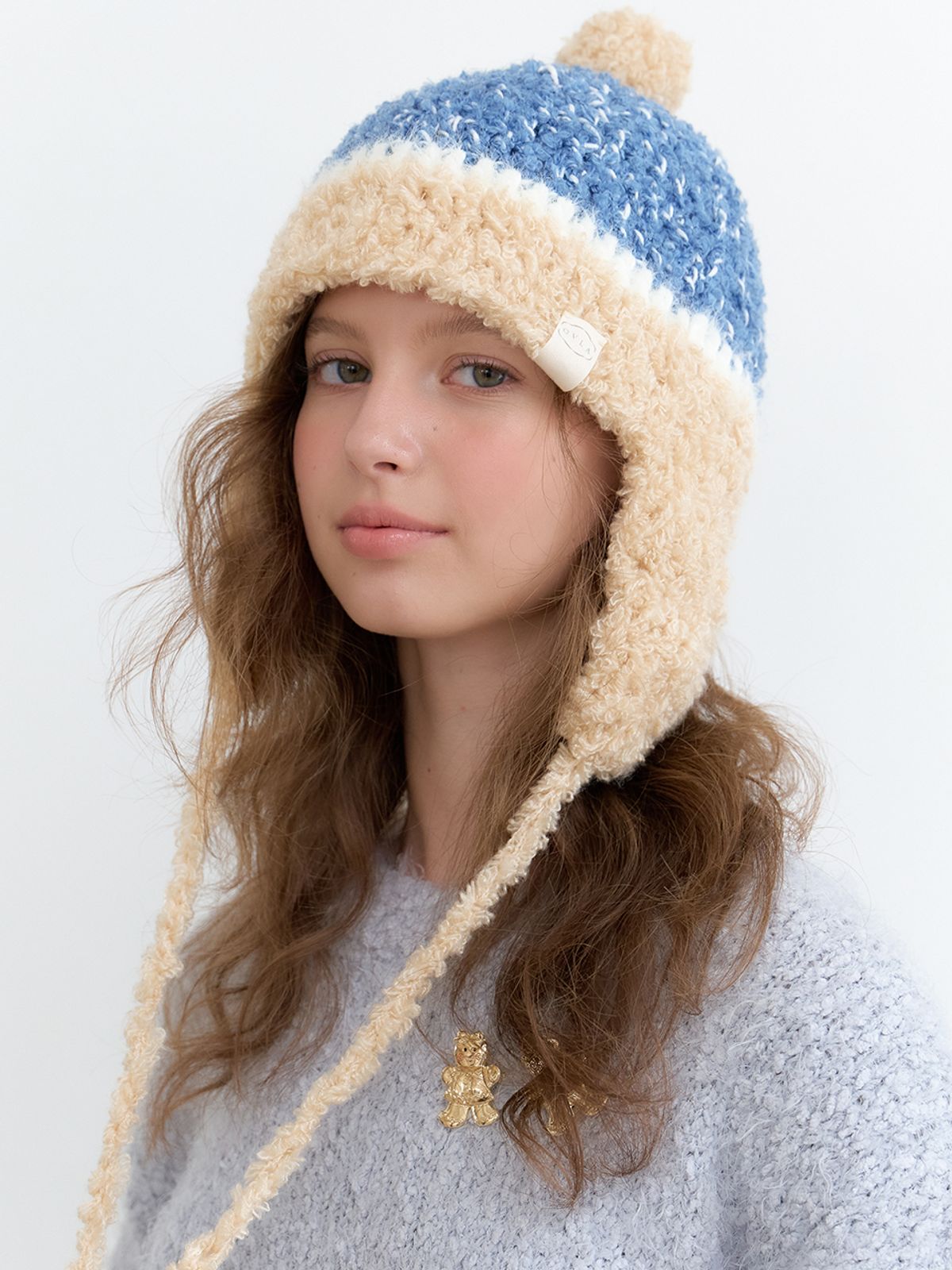오블라(OVLA) (X조은정) (+플라워브로치) COLOR MATCH TROOPER HAT_2COLOR HA065