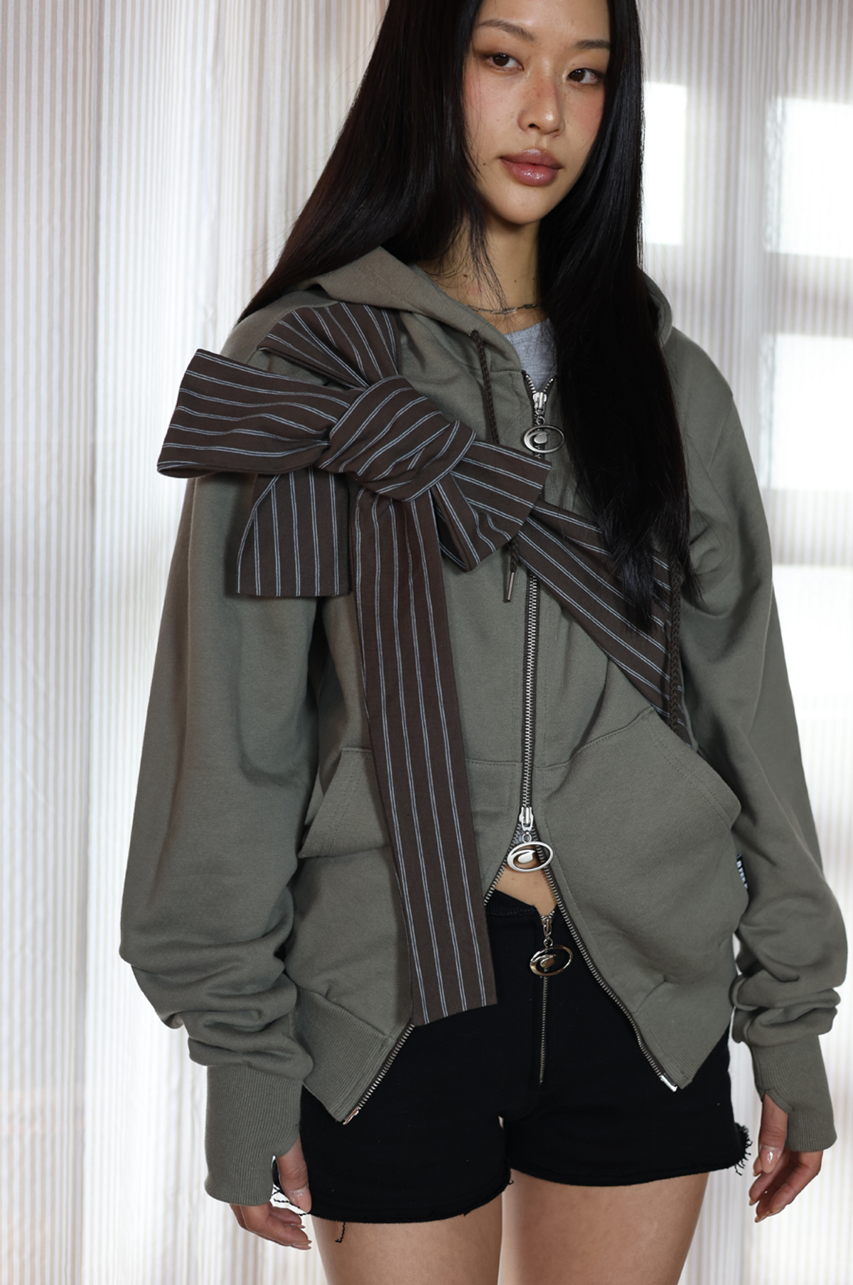 비피피(BFEEP) 2way ribbon stripe hood warmer zip_khaki