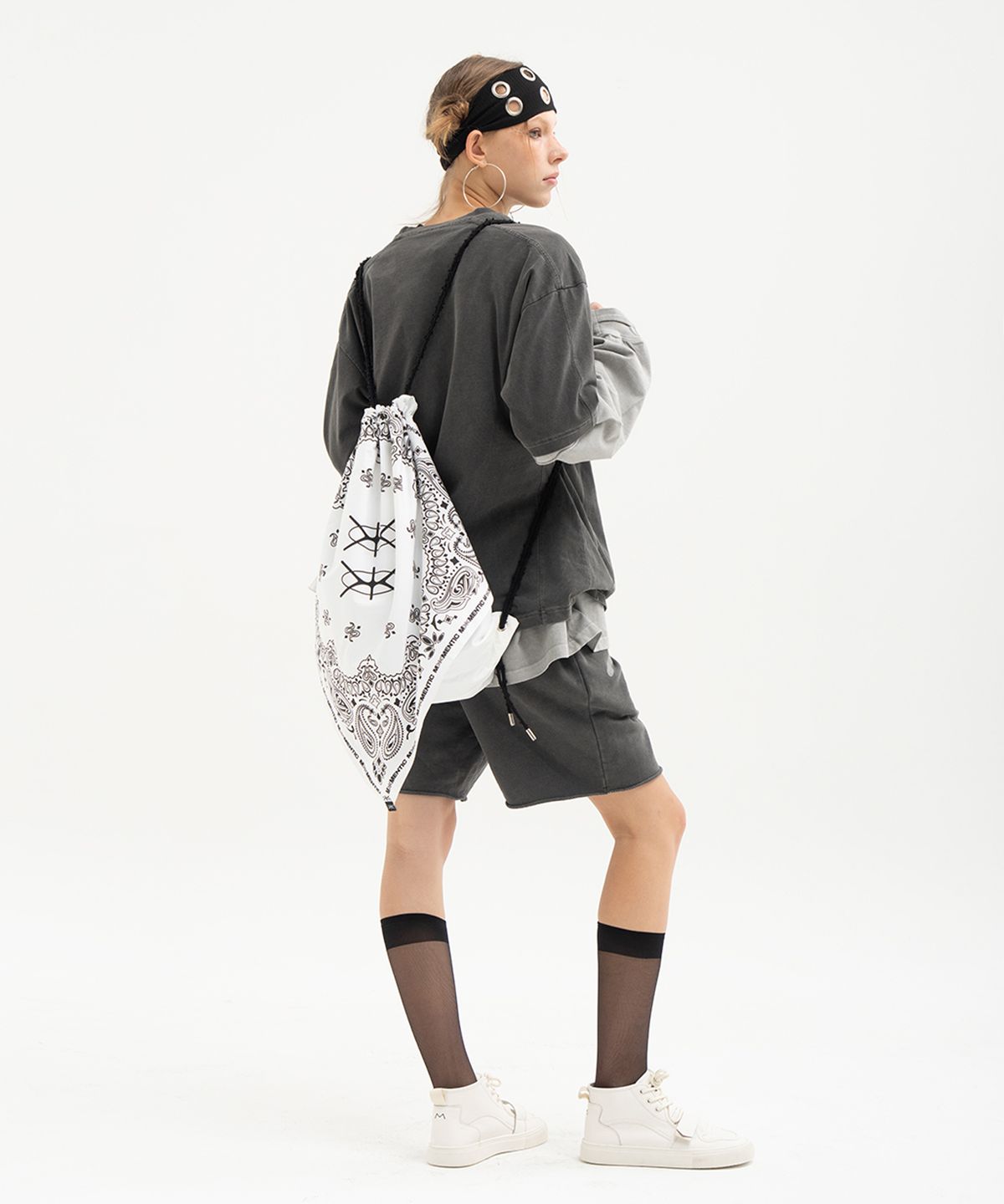모멘틱(MOMENTIC) String Backpack [WHITE]
