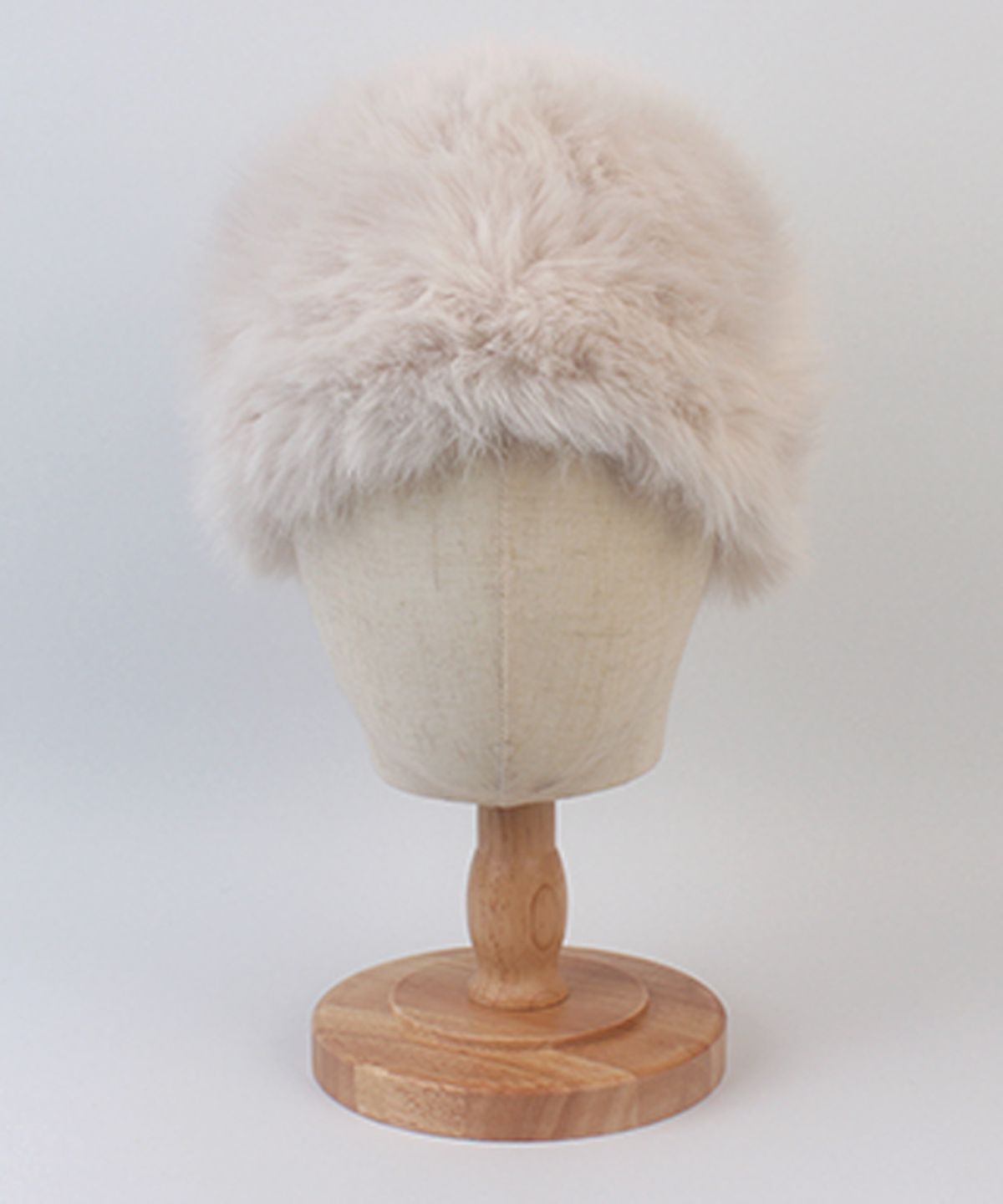 유니버셜 케미스트리(UNIVERSAL CHEMISTRY) Eskimo Fur Ivory Bucket Hat 퍼버킷햇