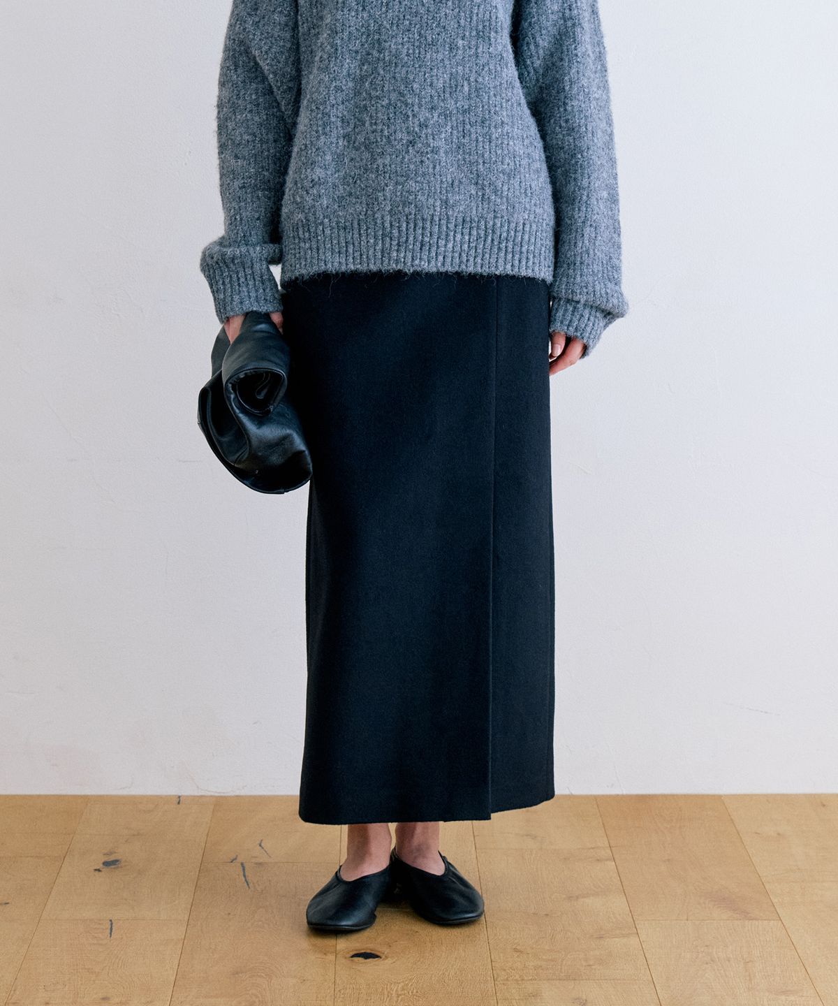 노티아(NOTIA) SIDE SLIT LONG SKIRT - BLACK