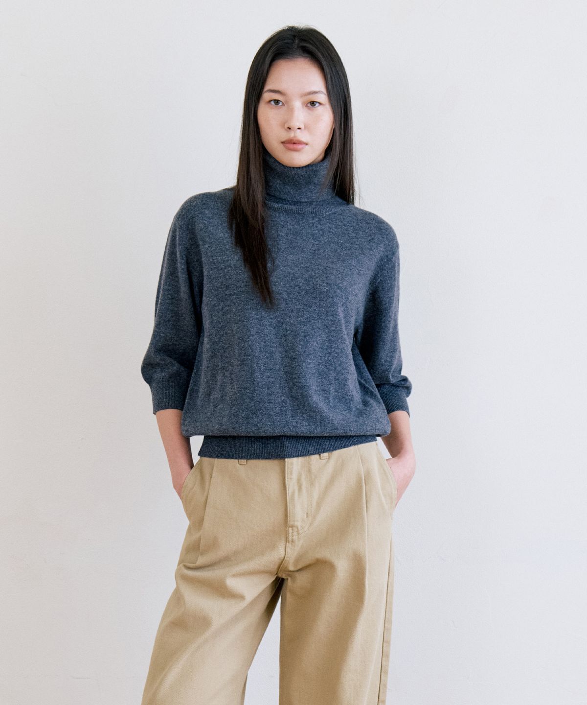 노티아(NOTIA) WOOL100 TURTLE NECK HALF KNIT - CHARCOAL