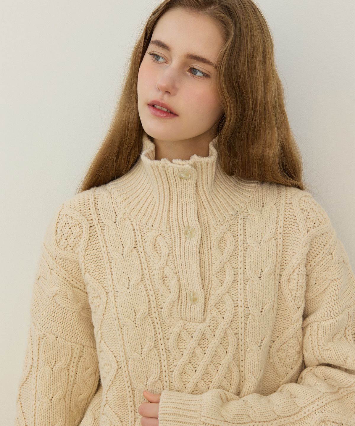논로컬(NONLOCAL) Mixed Cable High Neck Open Collar knit - Ivory
