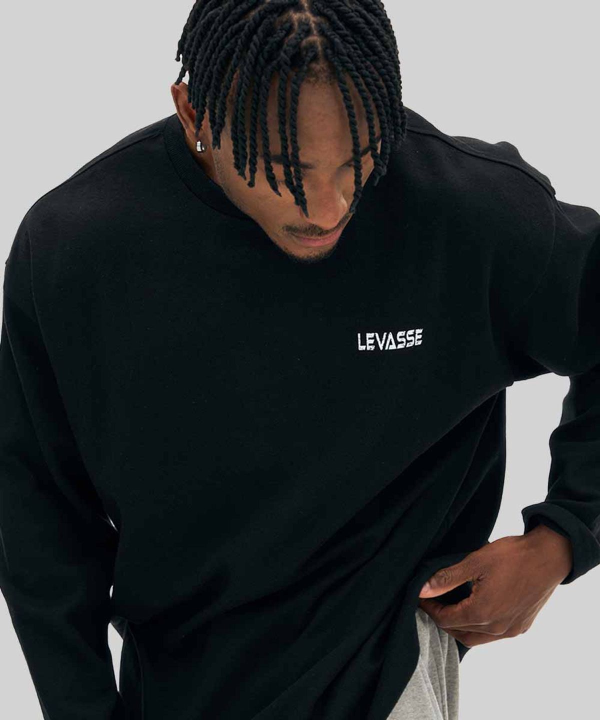 르바세(LEVASSE) 특양면 오버핏 롱슬리브_블랙
