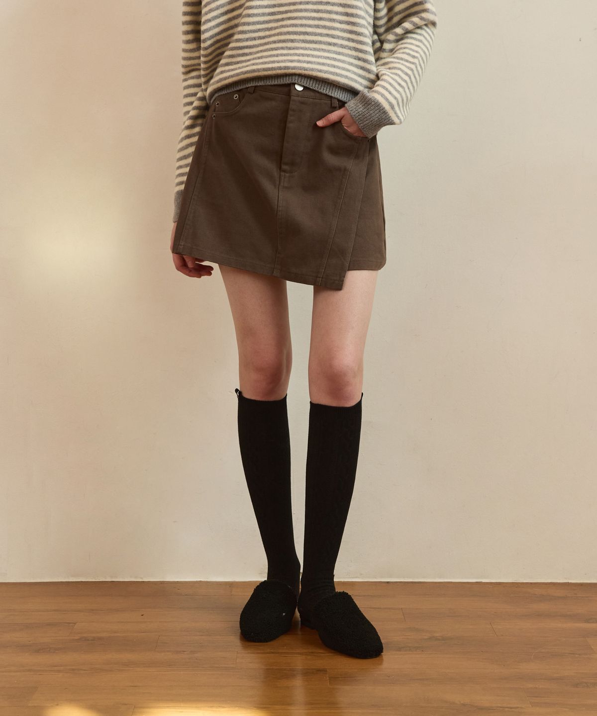 어다울(ADAUL) Unbalance cut mini skirt - khaki grey