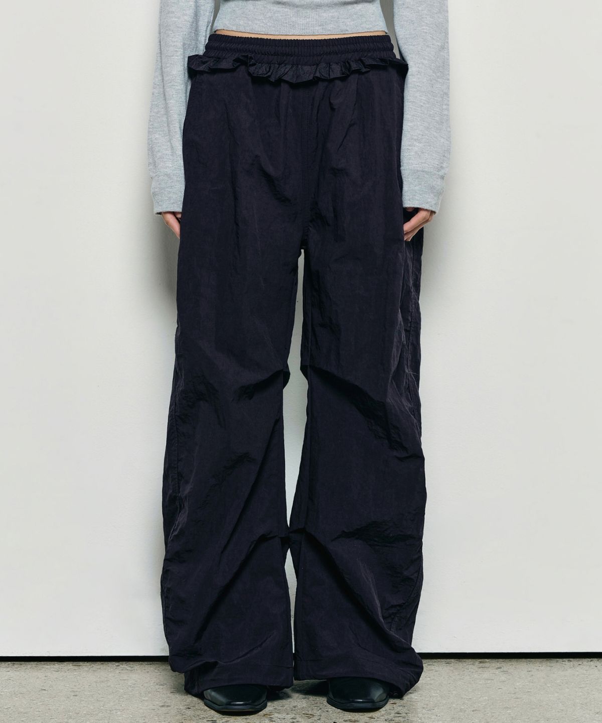닉앤니콜(NICK&NICOLE) RUFFLE LACE PARACHUTE PANTS_BLACK