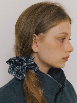 vintage check plaid scrunch - black