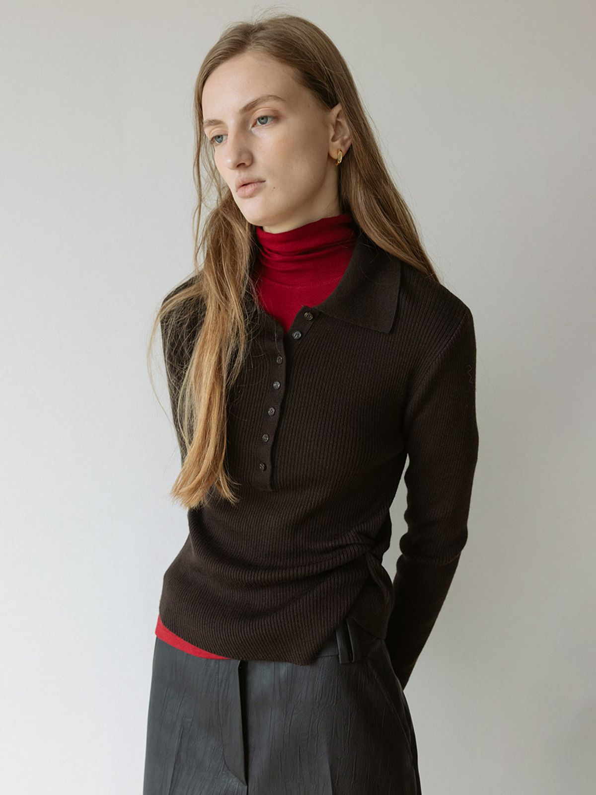 루에브르(LOEUVRE) Twist Detail Ribbed Collar Knit SK5WP478_2color