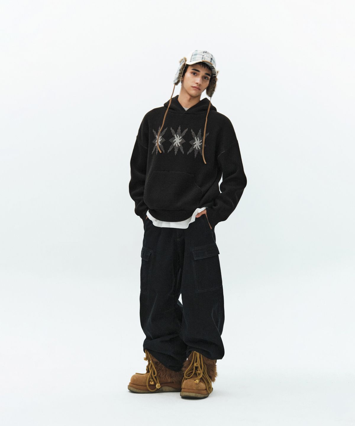 캑터스도넛마켓(CACTUSDONUTMARKET) Star Graphic Knit Hoodie-Black