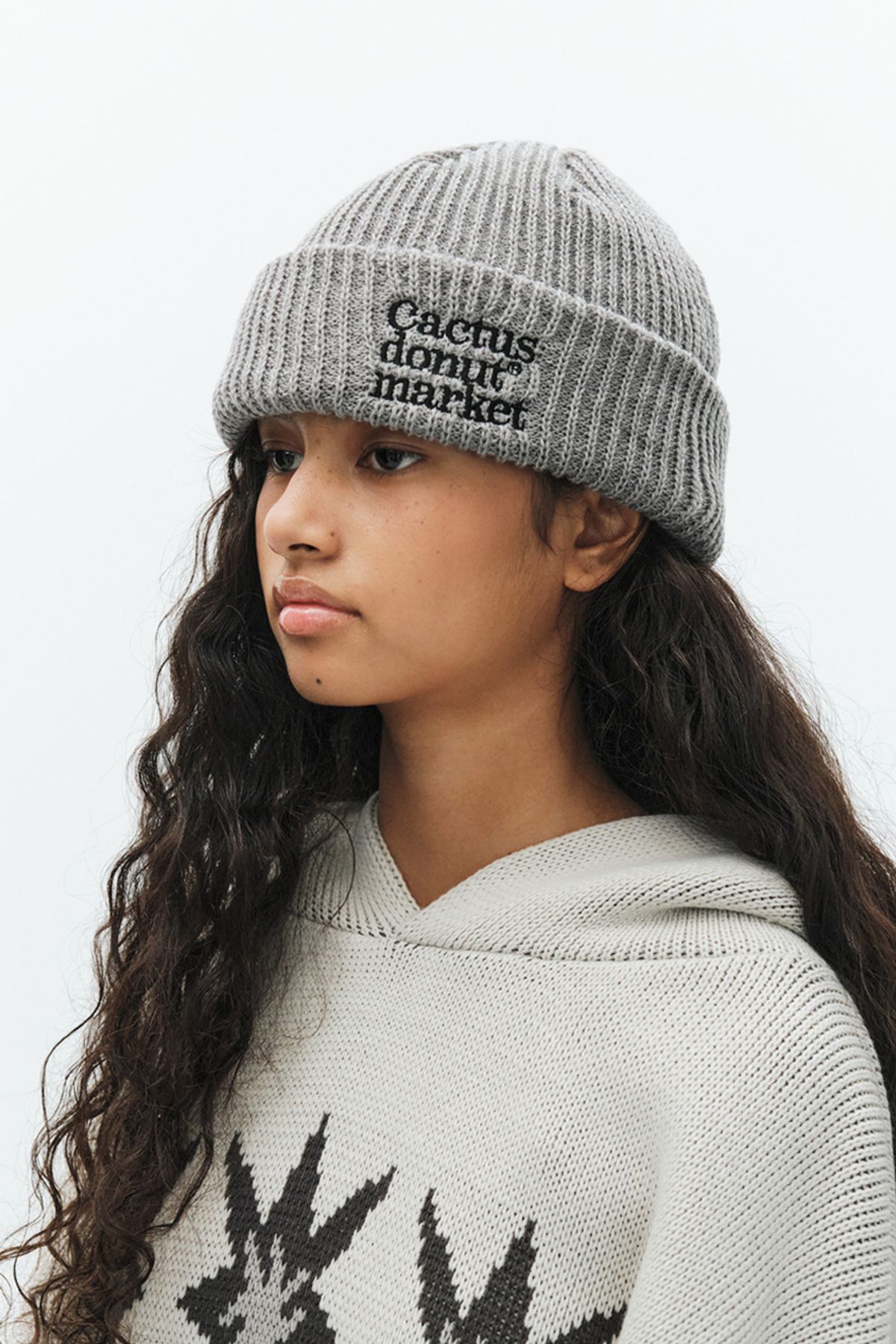 캑터스도넛마켓(CACTUSDONUTMARKET) Lettering Fold Knit Beanie-Melange gray