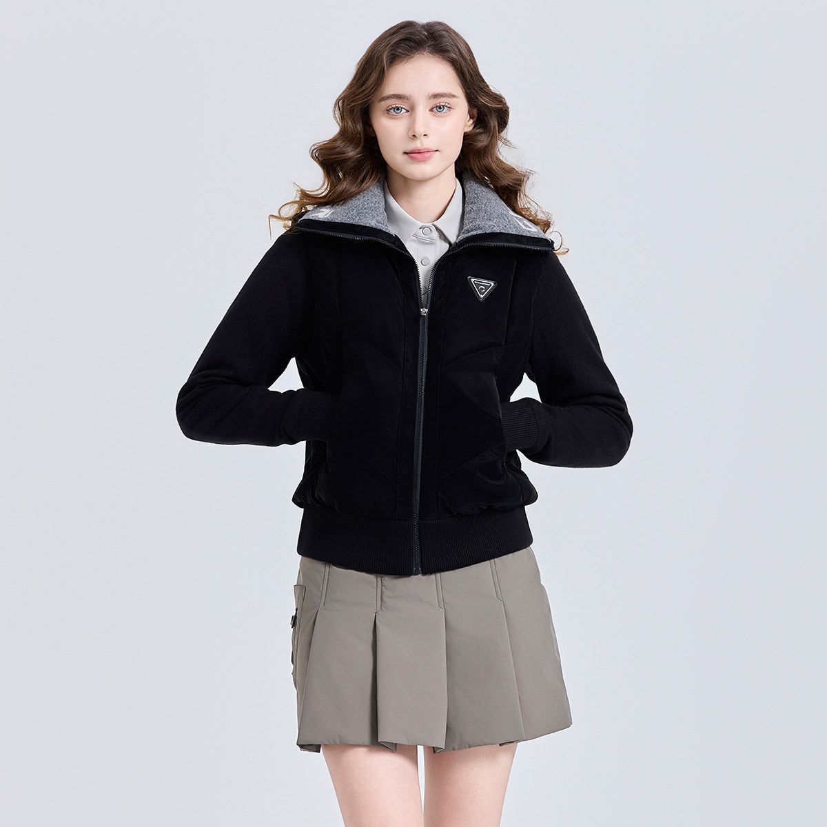 챌린저(CHALLENGER) 여성 와이드 카라 숄더 프리 스윙 구스다운 자켓 블랙