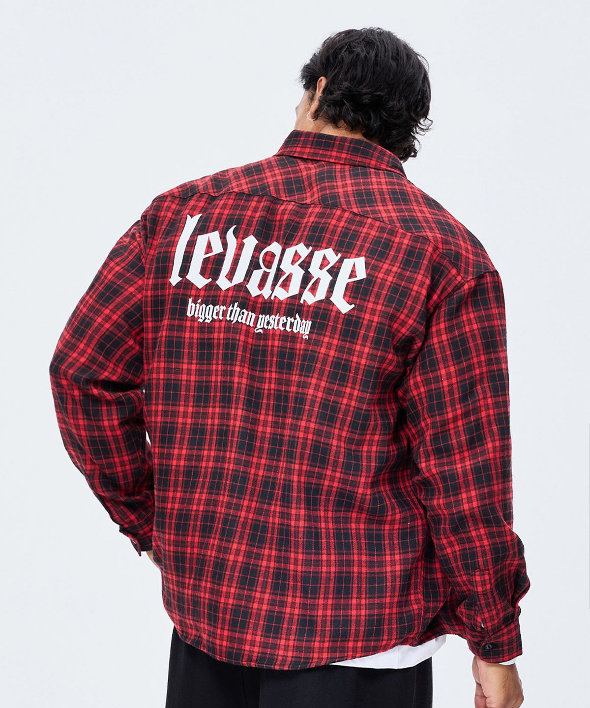 르바세(LEVASSE) 슬로건 백로고 오버핏 셔츠_레드