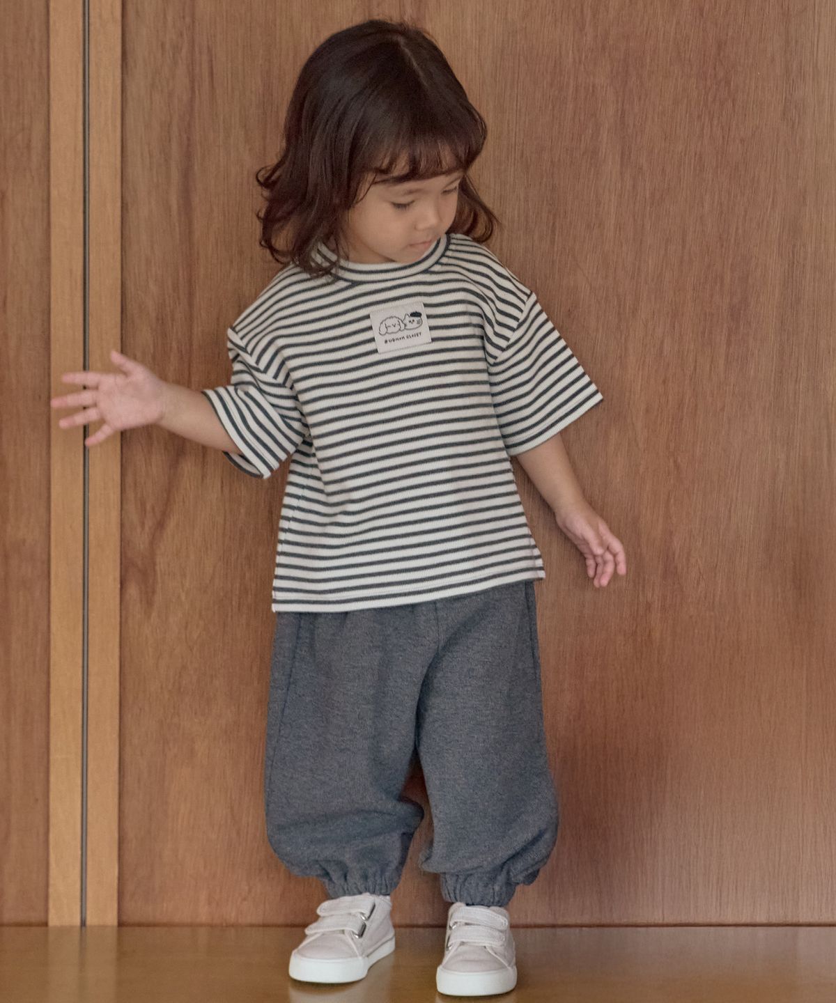 유비맘클로젯(UBMOM CLOSET) 모찌 스트라이프 7부 티셔츠 차콜 C2AQ7302-CH