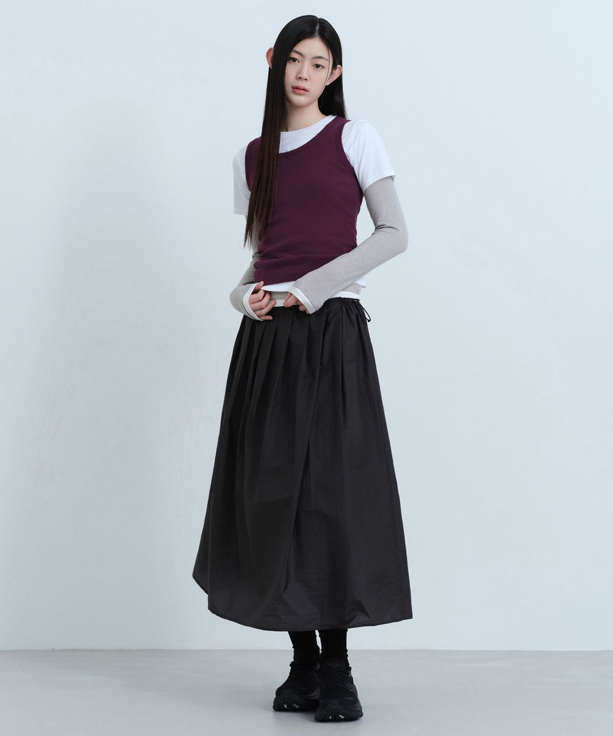 무신사 스탠다드 우먼(MUSINSA STANDARD WOMAN) 우먼즈 시어 나일론 플리츠 롱 스커트 [블랙]
