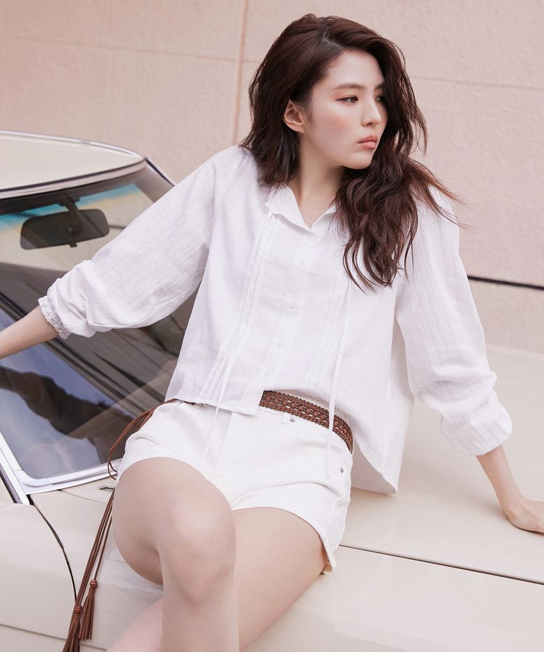 우먼즈 버티컬 텍스처드 코튼 핀턱 블라우스 [화이트]