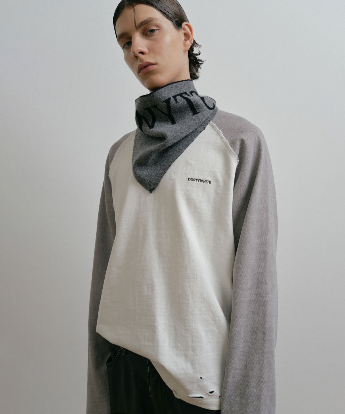더스티화이트(DUSTYWHITE) DUSTYWHITE LAMBSWOOL KNIT NECK SCARF