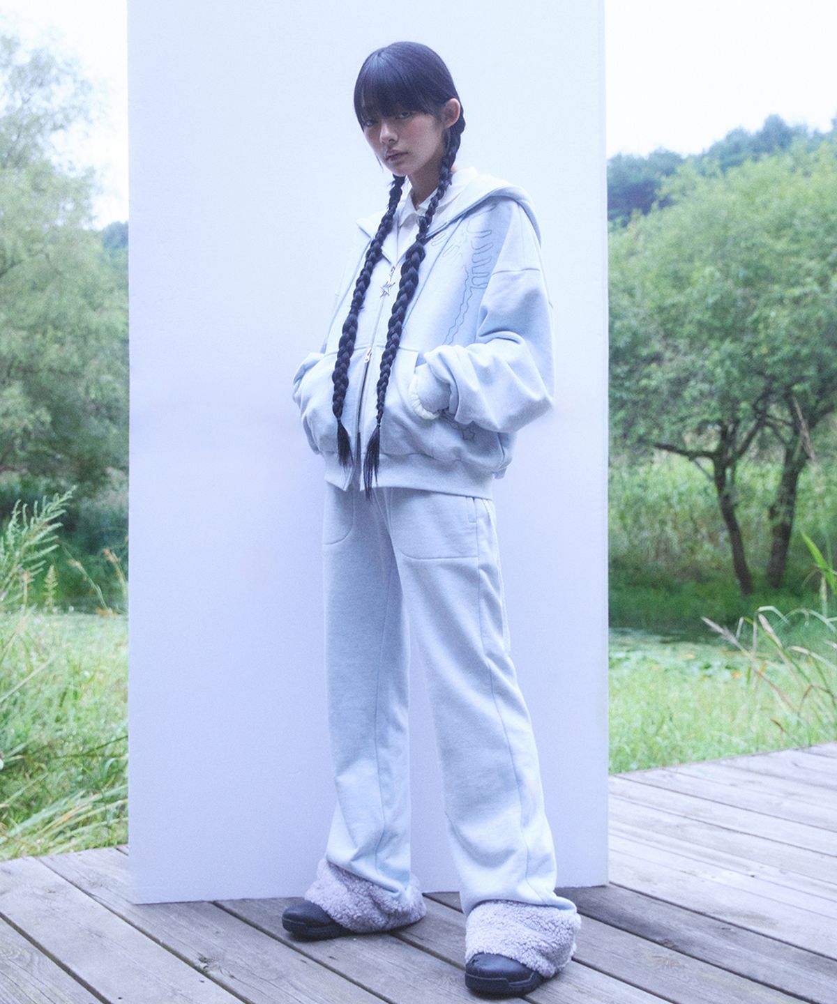 퓨레(PUREE) Fluffy hem sweatpants Blue melange