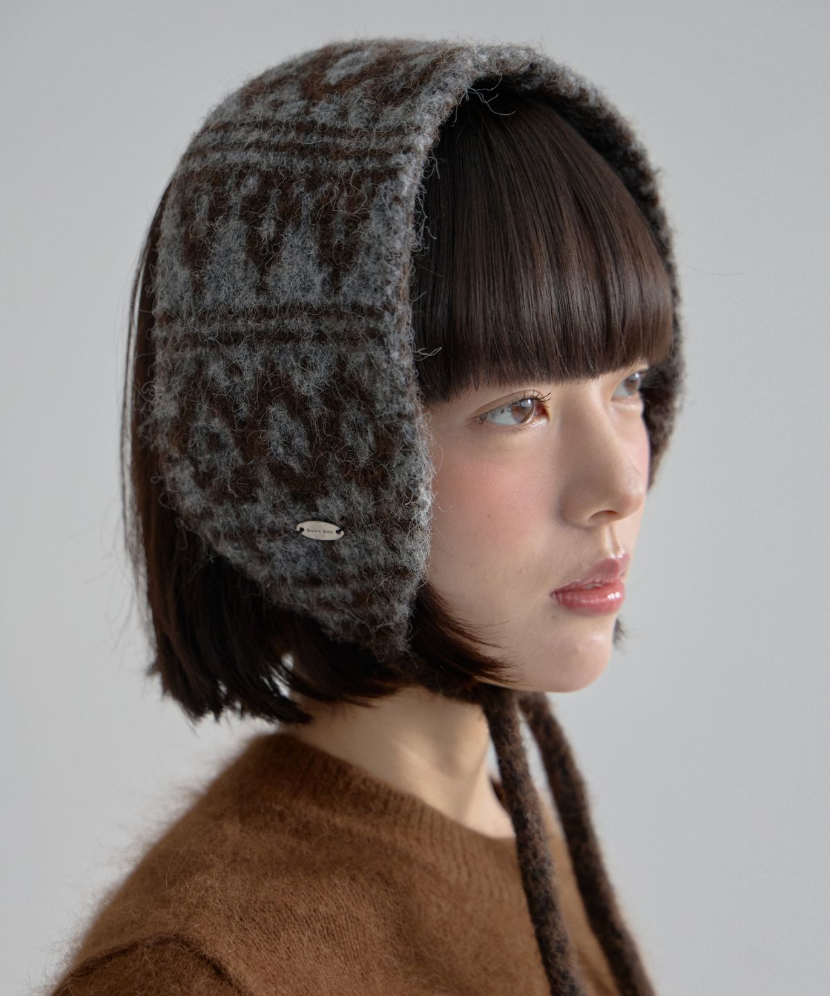 무아르모아(MOIREMOA) Frame Knit Ear Warmer – Brown