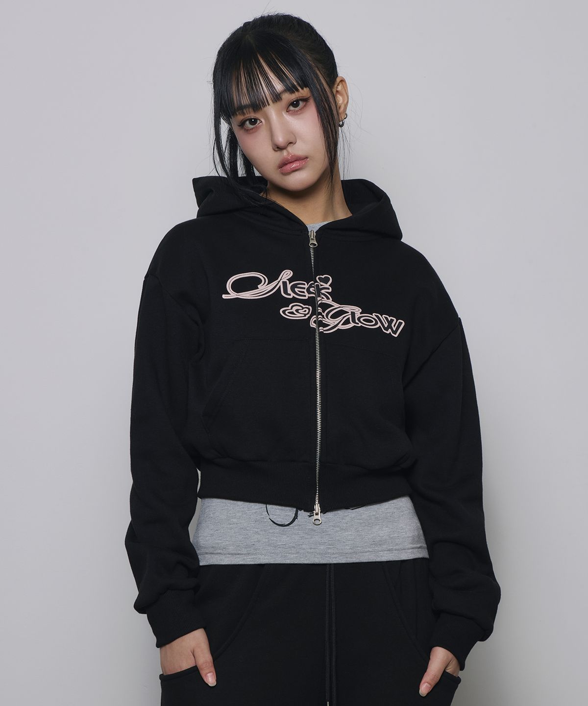 슬릭글로우(SLEEKGLOW) 투웨이 벌룬 크롭 후드 집업[블랙]