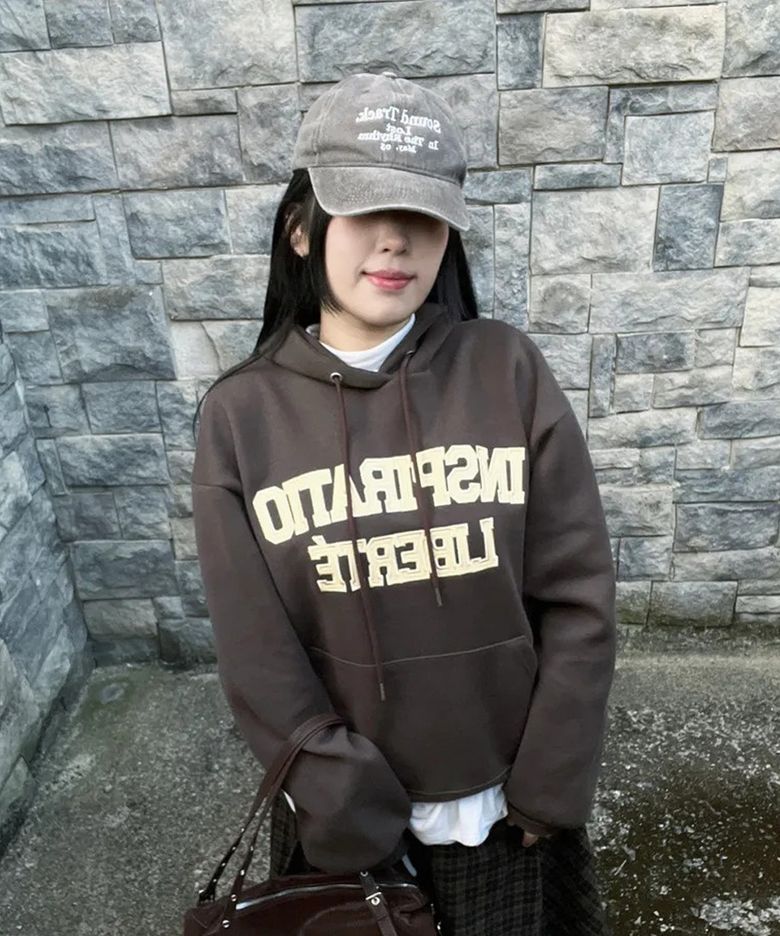 리베테 아플리케 후드티_브라운