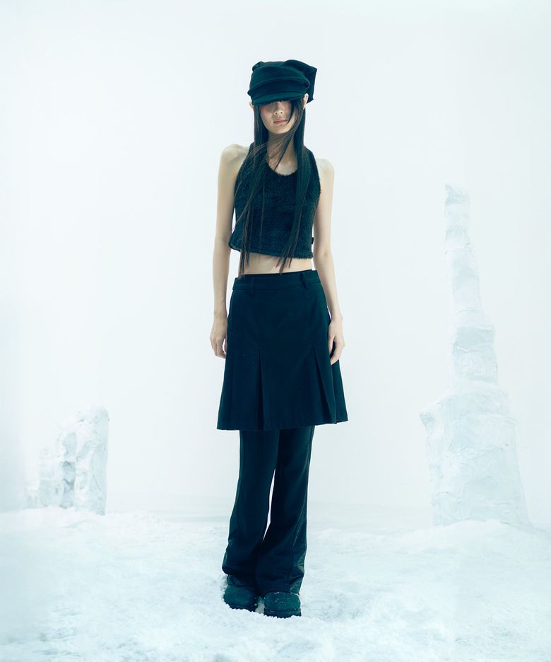 Muffler Knit Halter Top / Black