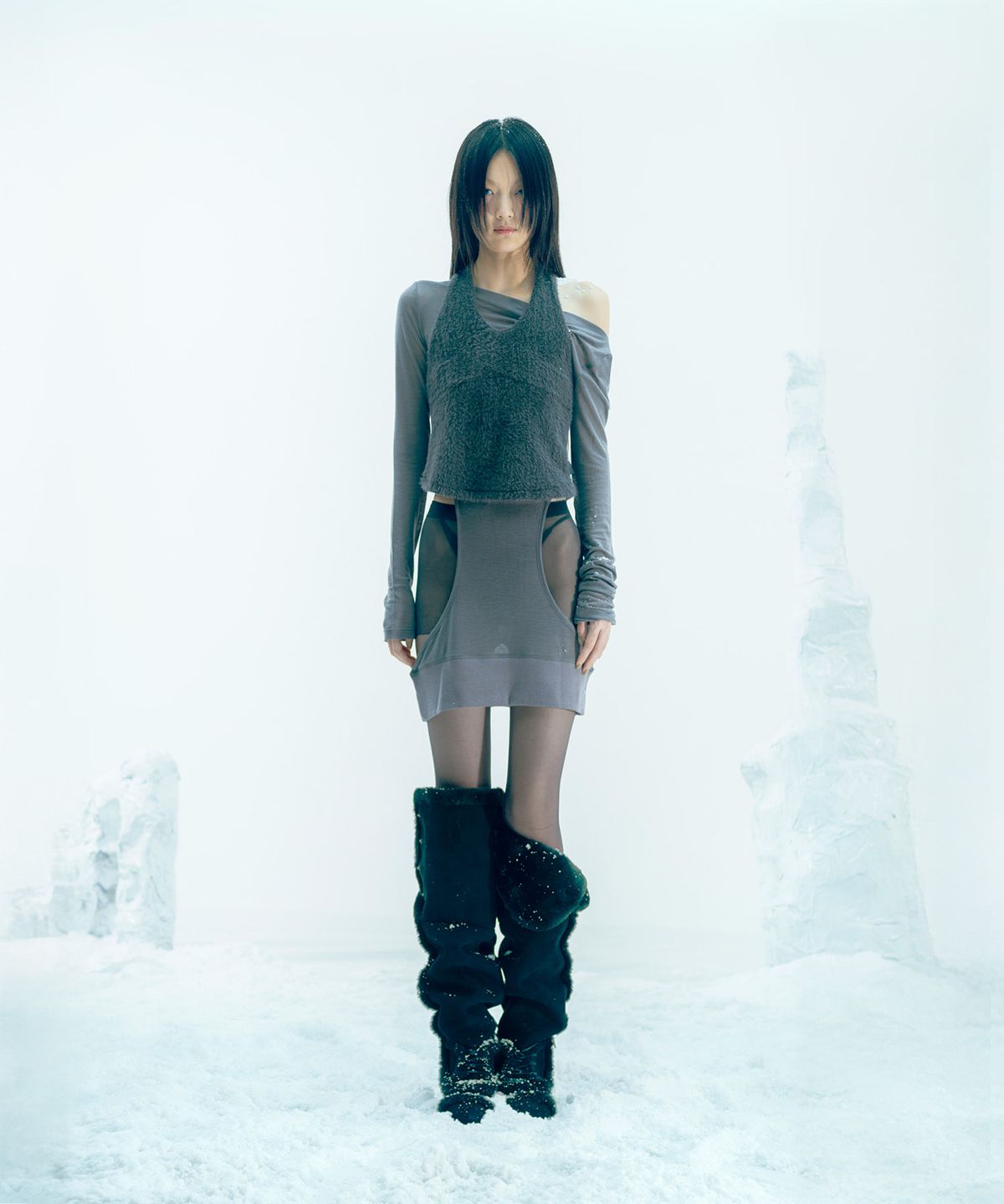 오호스(OJOS) Asym Shearling Wedge Boot / Black